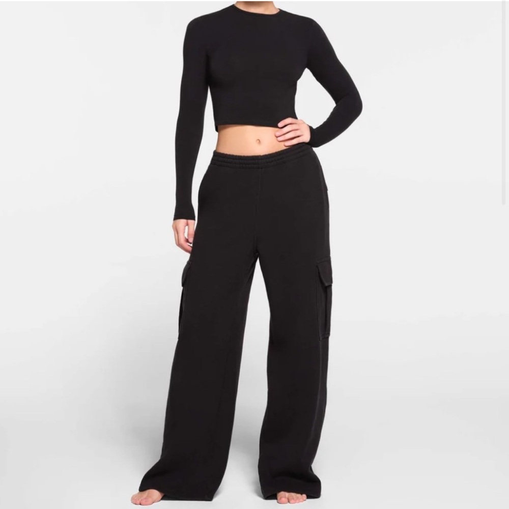 Skims Cotton Fleece Oversized Cargo Pant in Onyx